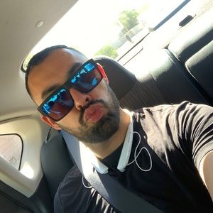 Meet your Posher, Anthony